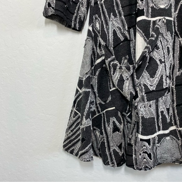 Sun Kim Women’s M 3D Knit Vintage Black Gray Pullover Tunic Flare Top Dress - Picture 3 of 7